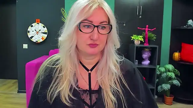 Snapshot of ChristyBrooks chatting on 02-27-25, 04:21 ChristyBrooks online show from 02-27-25, 04:21