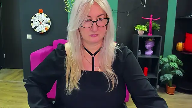 Snapshot of ChristyBrooks chatting on 02-27-25, 07:26 ChristyBrooks online show from 02-27-25, 07:26