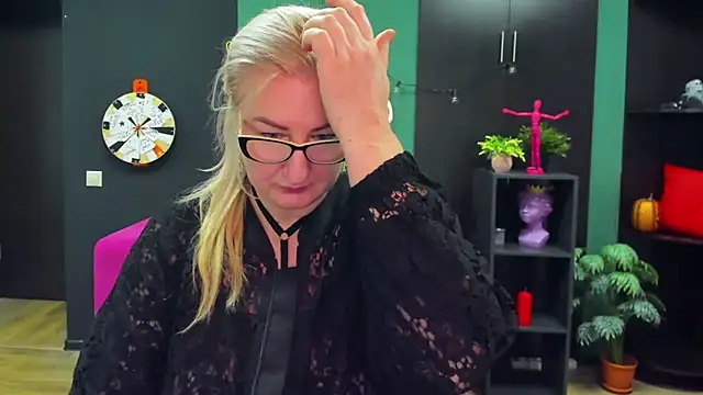 Snapshot of ChristyBrooks chatting on 02-28-25, 04:20 ChristyBrooks online show from 02-28-25, 04:20