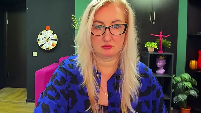 Snapshot of ChristyBrooks chatting on 03-03-25, 03:20 ChristyBrooks online show from 03-03-25, 03:20