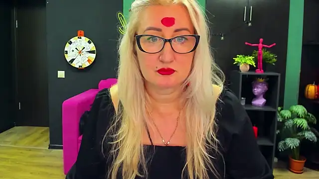 Snapshot of ChristyBrooks chatting on 03-04-25, 07:22 ChristyBrooks online show from 03-04-25, 07:22