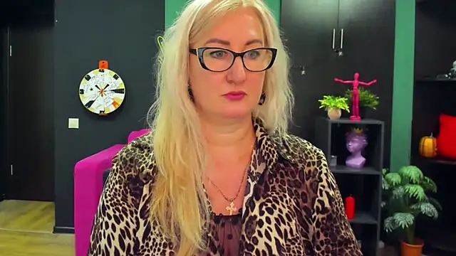 Snapshot of ChristyBrooks chatting on 03-06-25, 04:17 ChristyBrooks online show from 03-06-25, 04:17