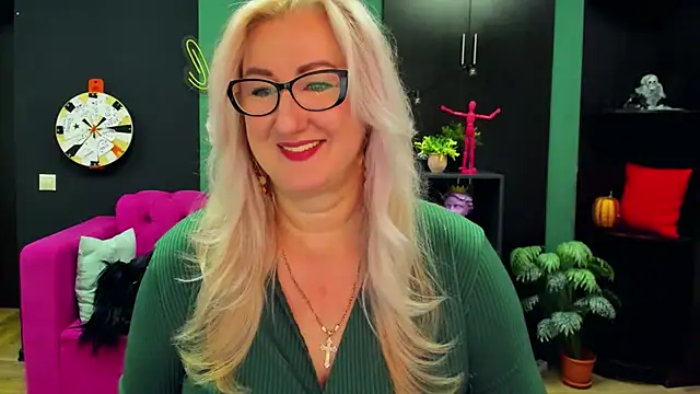 Snapshot of ChristyBrooks chatting on 03-10-25, 03:09 ChristyBrooks online show from 03-10-25, 03:09