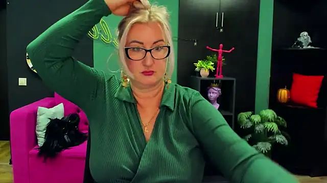 Snapshot of ChristyBrooks chatting on 03-10-25, 06:12 ChristyBrooks online show from 03-10-25, 06:12