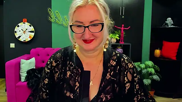 Snapshot of ChristyBrooks chatting on 03-10-25, 09:18 ChristyBrooks online show from 03-10-25, 09:18