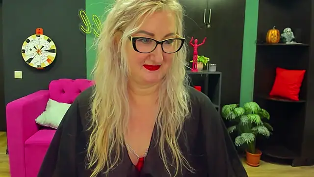 Snapshot of ChristyBrooks chatting on 03-19-25, 06:44 ChristyBrooks online show from 03-19-25, 06:44