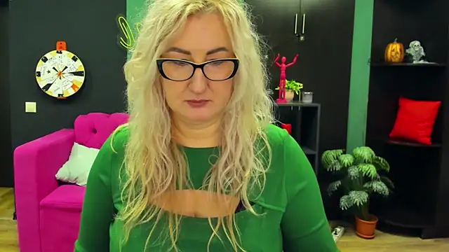 Snapshot of ChristyBrooks chatting on 03-20-25, 01:15 ChristyBrooks online show from 03-20-25, 01:15