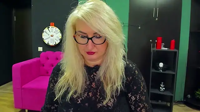 Snapshot of ChristyBrooks chatting on 09-20-25, 02:07 ChristyBrooks online show from 09-20-25, 02:07