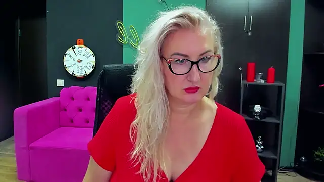 Snapshot of ChristyBrooks chatting on 09-24-25, 01:25 ChristyBrooks online show from 09-24-25, 01:25