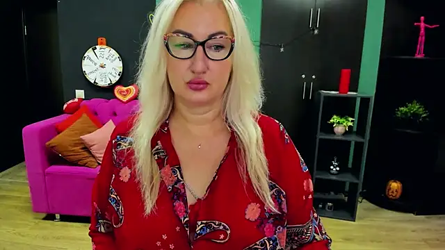 Snapshot of ChristyBrooks chatting on 11-13-25, 07:18 ChristyBrooks online show from 11-13-25, 07:18