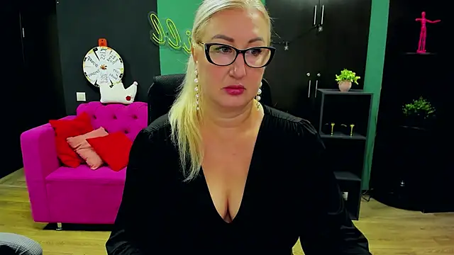 Snapshot of ChristyBrooks chatting on 11-29-25, 06:16 ChristyBrooks online show from 11-29-25, 06:16