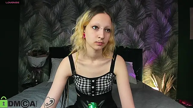 Lexy-Woorhez online show from 12-15-25, 11:25