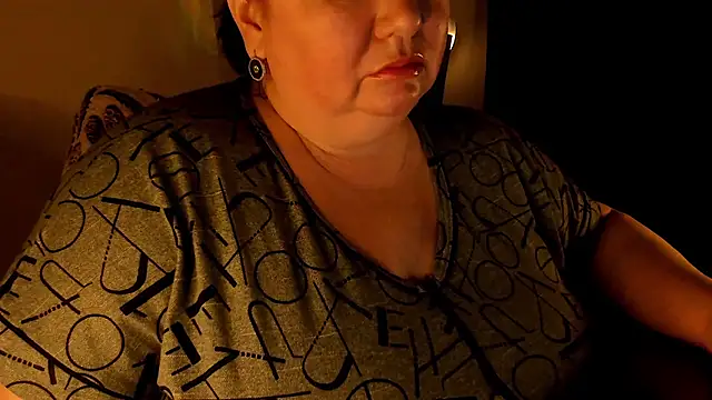 Snapshot of SexxyDreams1 chatting on 12-20-24, 04:09 SexxyDreams1 online show from 12-20-24, 04:09