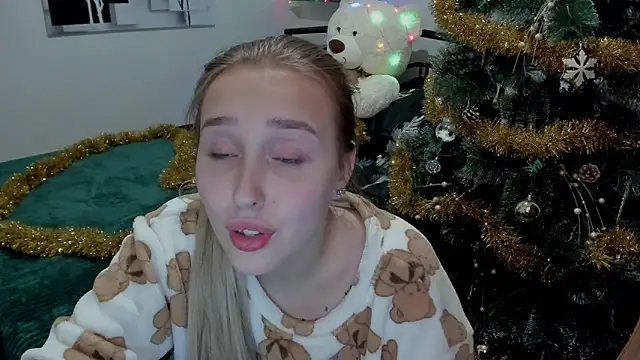 LinaTruly online show from 12-26-24, 12:14