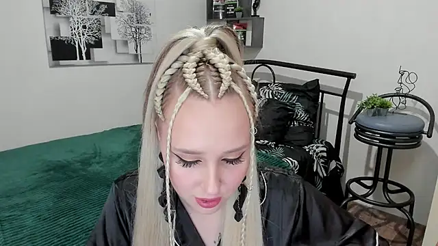 LinaTruly online show from 02-21-25, 09:11