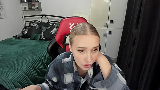 LinaTruly online show from 09-18-25, 09:28