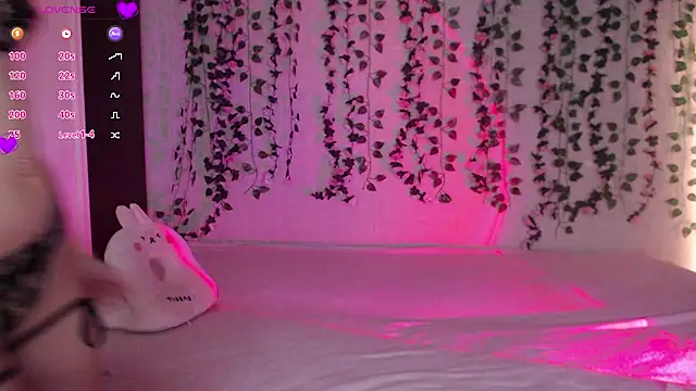 Lessy Lasska online show from 10-11-25, 01:20