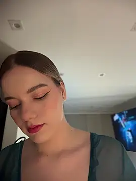 Snapshot of NicoleCut chatting on 05-16-26, 09:17 NicoleCut online show from 05-16-26, 09:17