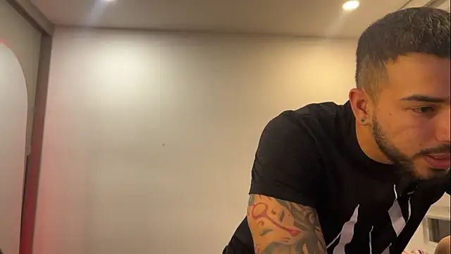 Snapshot of savage_sweethearts chatting on 02-07-25, 06:14 savage sweethearts online show from 02-07-25, 06:14