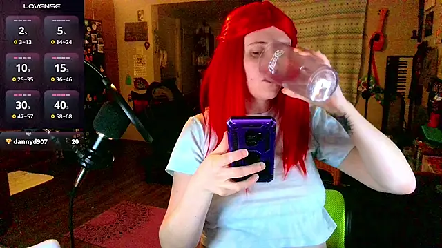 Snapshot of _hellostormy_ chatting on 03-06-25, 08:19 hellostormy online show from 03-06-25, 08:19