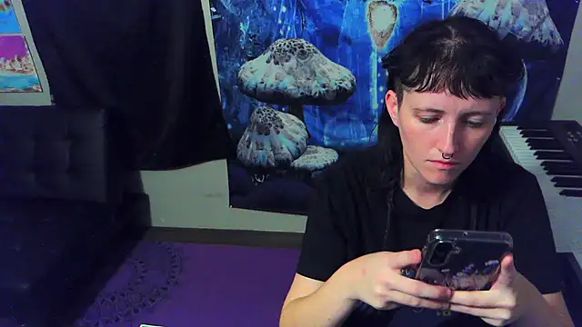 Snapshot of _hellostormy_ chatting on 10-31-25, 09:10 hellostormy online show from 10-31-25, 09:10