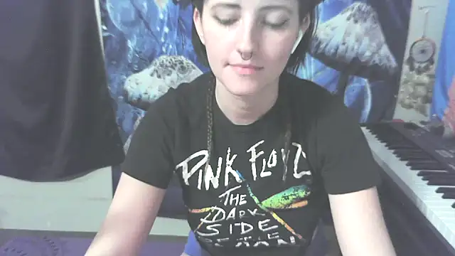 Snapshot of _hellostormy_ chatting on 02-09-26, 12:20 hellostormy online show from 02-09-26, 12:20