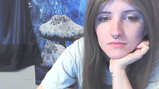 Snapshot of _hellostormy_ chatting on 02-13-26, 02:02 hellostormy online show from 02-13-26, 02:02