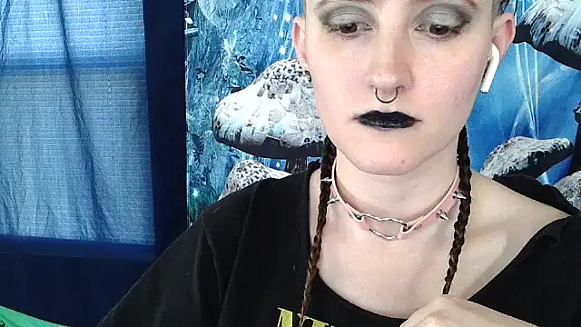 Snapshot of _hellostormy_ chatting on 03-08-26, 09:18 hellostormy online show from 03-08-26, 09:18