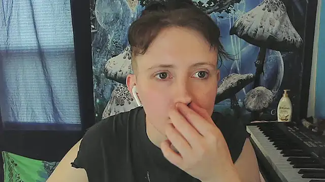 Snapshot of _hellostormy_ chatting on 03-09-26, 05:50 hellostormy online show from 03-09-26, 05:50