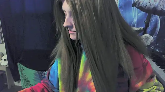 Snapshot of _hellostormy_ chatting on 04-08-26, 11:32 hellostormy online show from 04-08-26, 11:32