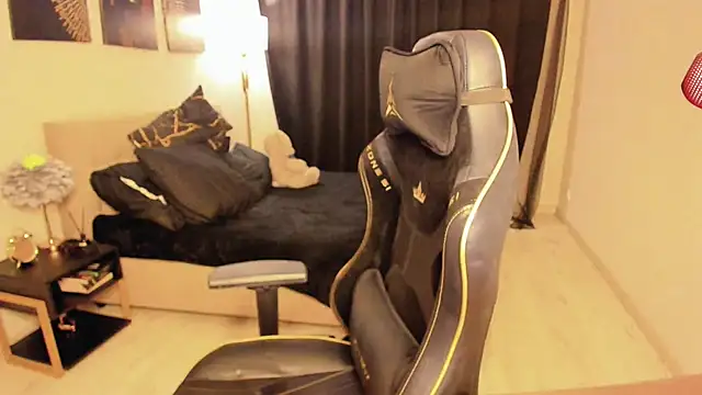 AlluringAriel online show from 03-31-26, 04:13