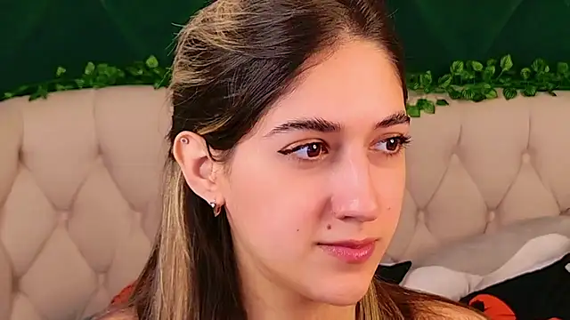 Snapshot of Teresa_Stane chatting on 10-21-25, 05:30 Teresa Stane online show from 10-21-25, 05:30