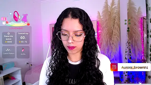 Snapshot of Aurora_Brownn chatting on 10-21-25, 04:24 Aurora Brownn online show from 10-21-25, 04:24