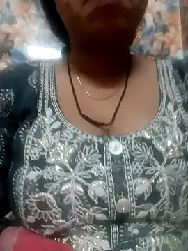 Snapshot of Haniya-143 chatting on 03-05-25, 09:15 Haniya-143 online show from 03-05-25, 09:15