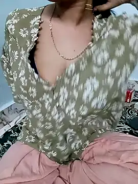 Snapshot of Haniya-143 chatting on 11-11-25, 11:27 Haniya-143 online show from 11-11-25, 11:27