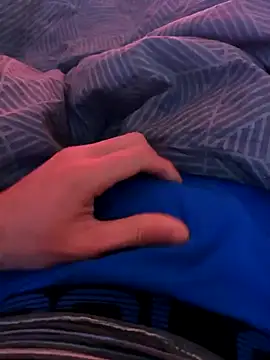 Snapshot of ariel-rick chatting on 12-12-24, 04:43 ariel-rick online show from 12-12-24, 04:43