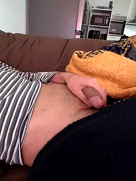 Snapshot of ariel-rick chatting on 10-25-25, 01:18 ariel-rick online show from 10-25-25, 01:18