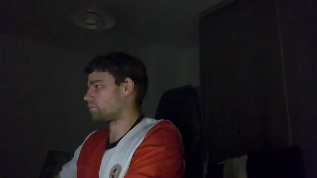 Snapshot of The_big_viking_ chatting on 03-12-25, 12:20 The big viking online show from 03-12-25, 12:20