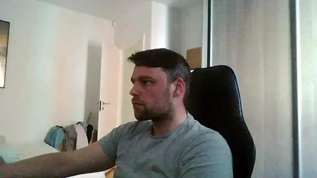 Snapshot of The_big_viking_ chatting on 05-06-26, 12:54 The big viking online show from 05-06-26, 12:54