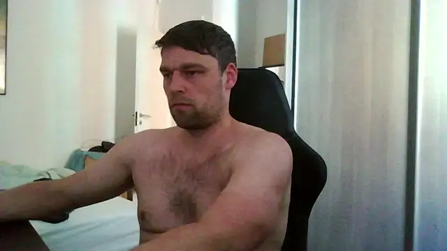 Snapshot of The_big_viking_ chatting on 05-19-26, 11:05 The big viking online show from 05-19-26, 11:05