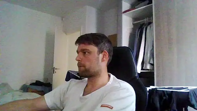 Snapshot of The_big_viking_ chatting on 05-20-26, 09:26 The big viking online show from 05-20-26, 09:26