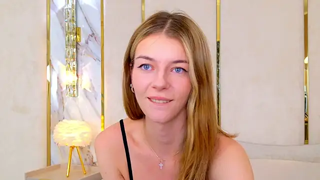 Snapshot of MeganMour chatting on 02-23-25, 04:02 MeganMour online show from 02-23-25, 04:02