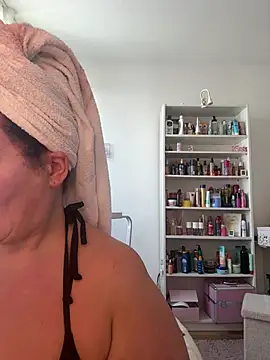 Snapshot of Engel_mia chatting on 06-22-26, 08:44 Engel mia online show from 06-22-26, 08:44