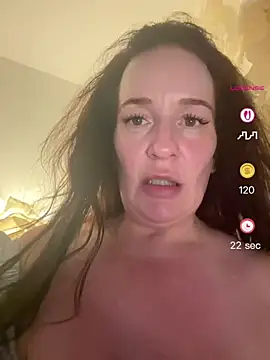 Snapshot of Engel_mia chatting on 06-25-26, 10:14 Engel mia online show from 06-25-26, 10:14