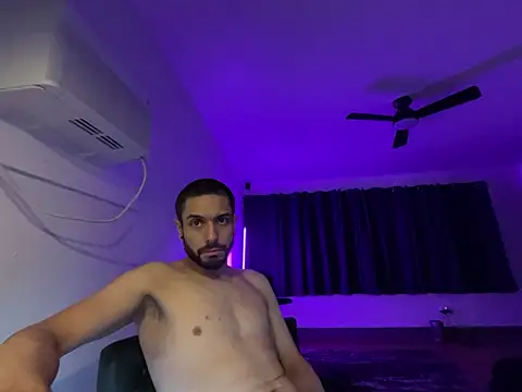 Snapshot of DerekPerez2025 chatting on 01-18-25, 11:43 DerekPerez2025 online show from 01-18-25, 11:43