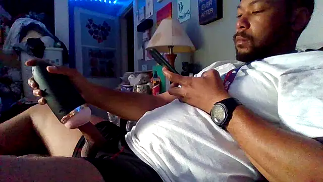 Snapshot of Creationmonster0 chatting on 10-23-25, 03:55 Creationmonster0 online show from 10-23-25, 03:55