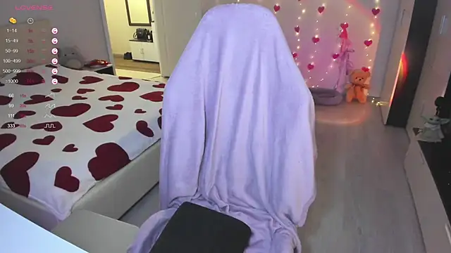 Amy honey angel online show from 02-05-25, 11:55