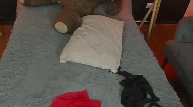 Snapshot of vampy_dolll chatting on 12-28-24, 11:37 vampy dolll online show from 12-28-24, 11:37