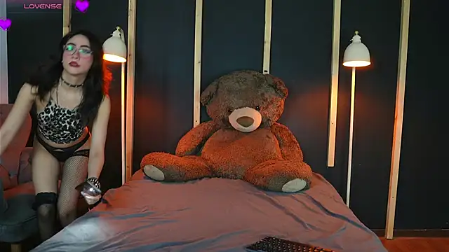 Snapshot of vampy_dolll chatting on 03-17-25, 09:02 vampy dolll online show from 03-17-25, 09:02