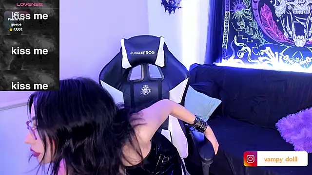 Snapshot of vampy_dolll chatting on 09-28-25, 07:14 vampy dolll online show from 09-28-25, 07:14